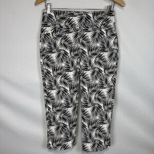 Chicos Perfect Stretch Sz 00/XS/2 Josie Capris Palm Print White & Black NWOT